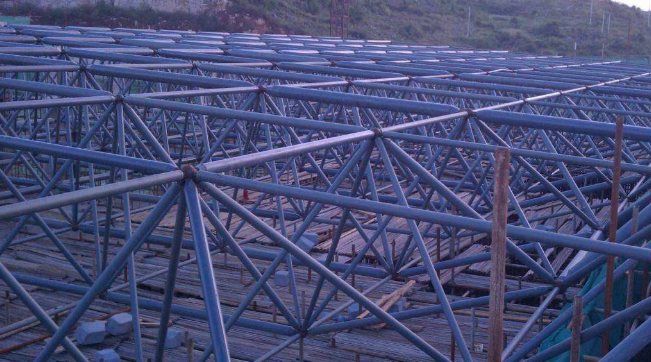石嘴山概述网架加工中对钢材的质量的过细恳求